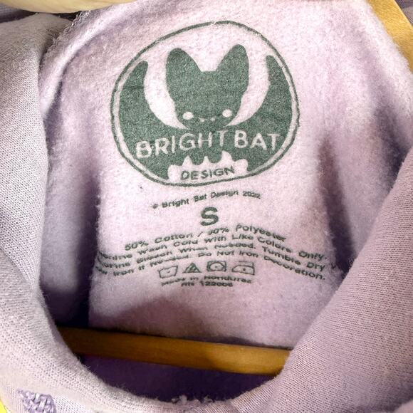 Bright Bat Purple Cow Sweatshirt Small - Picture 7 of 7